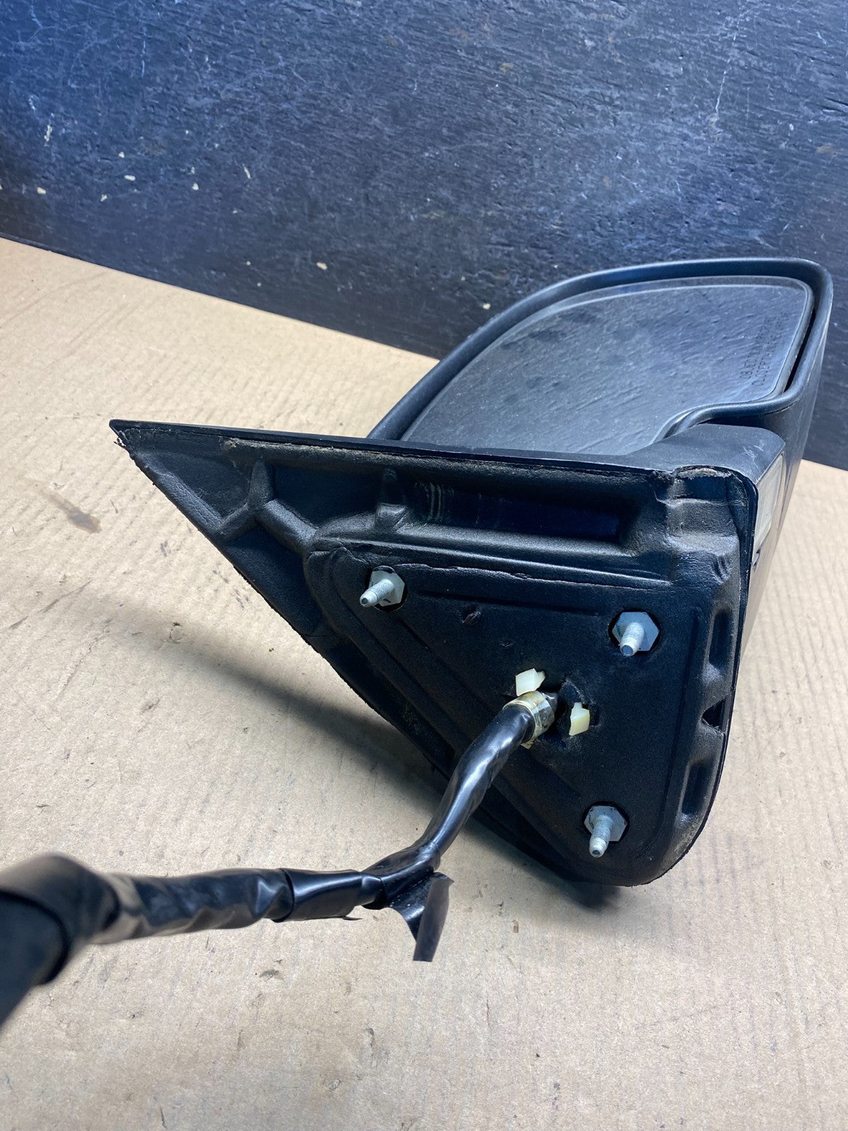 2003-2006 Chevrolet Tahoe Suburban Right Passenger Turn Door Mirror AH4535 DW4