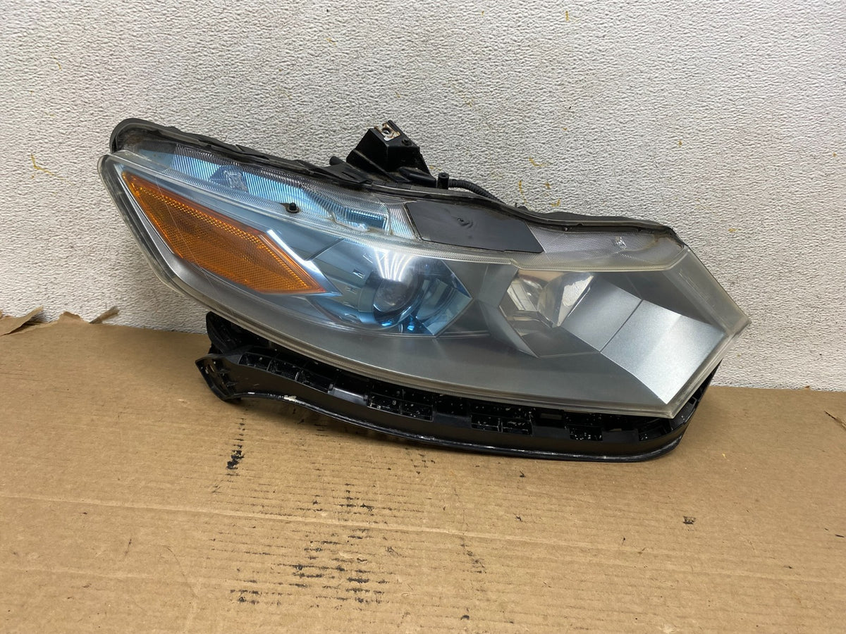 2010 - 2011 Honda Insight Right Passenger RH Halogen Headlight AH4049 DG0