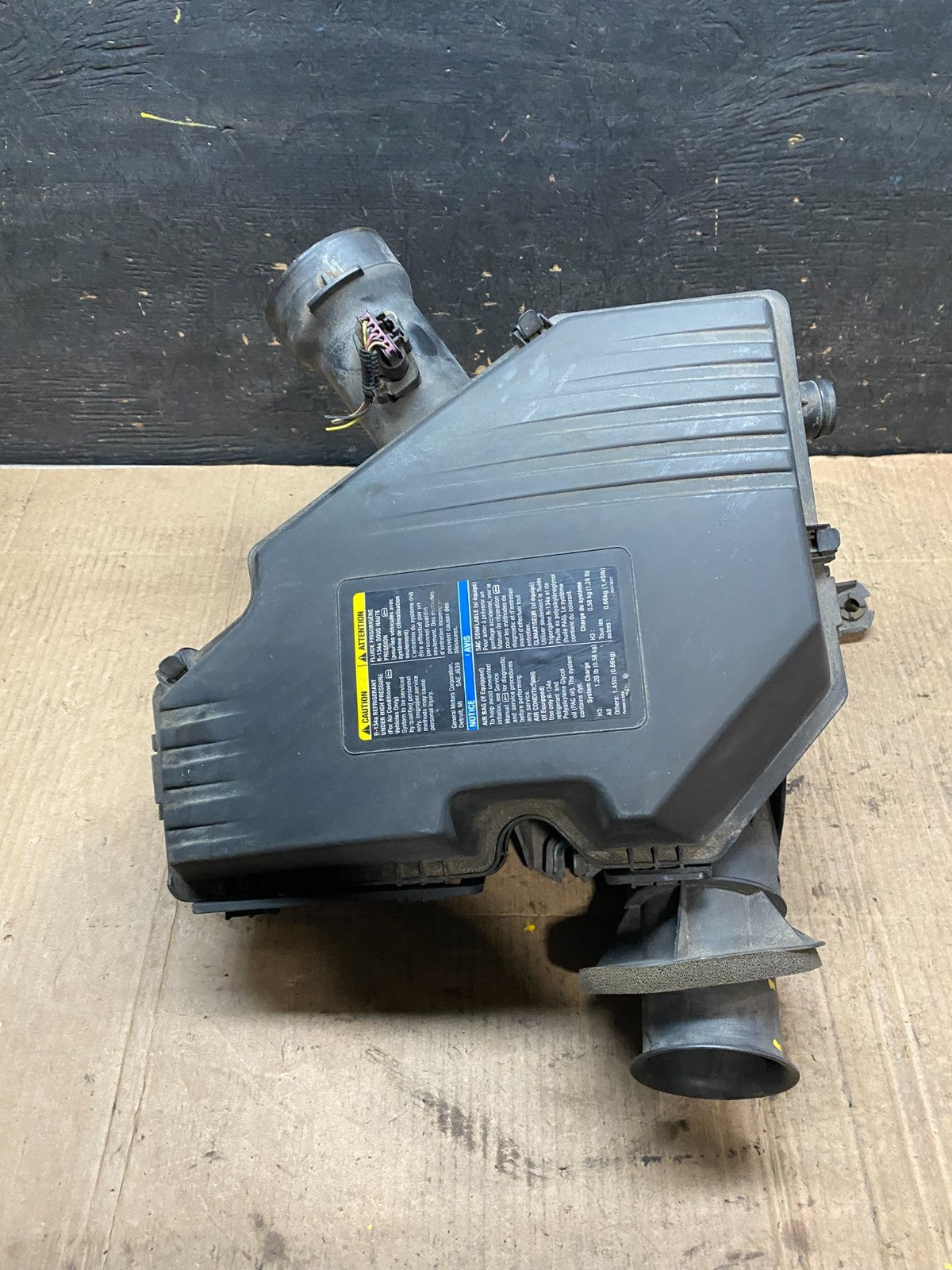 2007 Hummer H3 Air Intake Cleaner Filter Housing Box OEM T4104 DG2