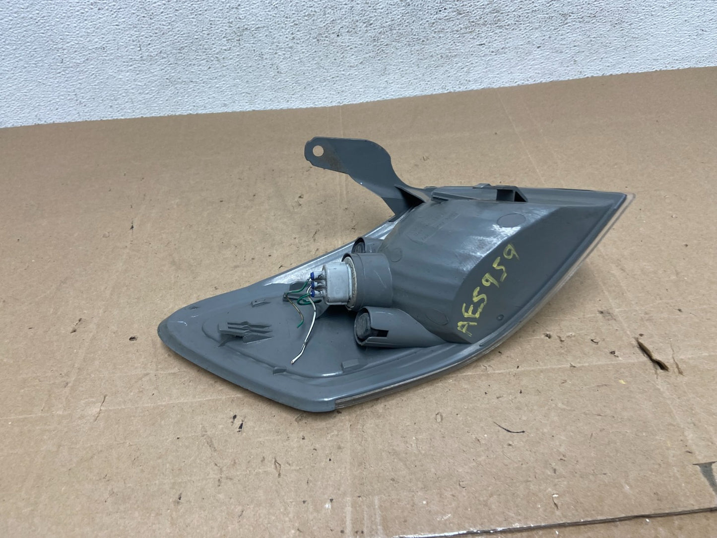 2000 - 2001 Toyota Camry Front Left Driver Lh Turn Signal AE5959 DW6