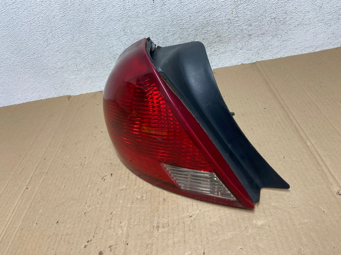 2000 2001 2002 2003 Ford Taurus Left Driver Lh Side Tail Light AE8954 LK1
