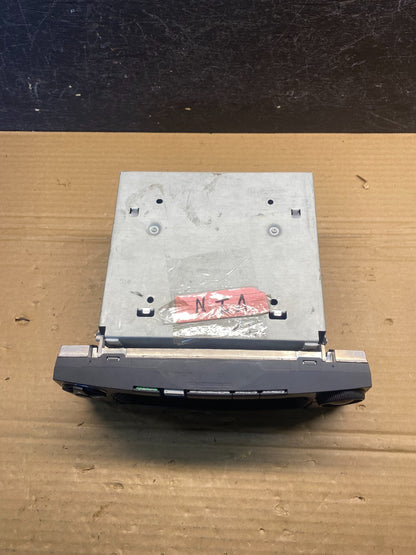 2003-2006 Mercedes Benz W211 E350 E500 Radio Screen Navigation Display AE4789 DG4