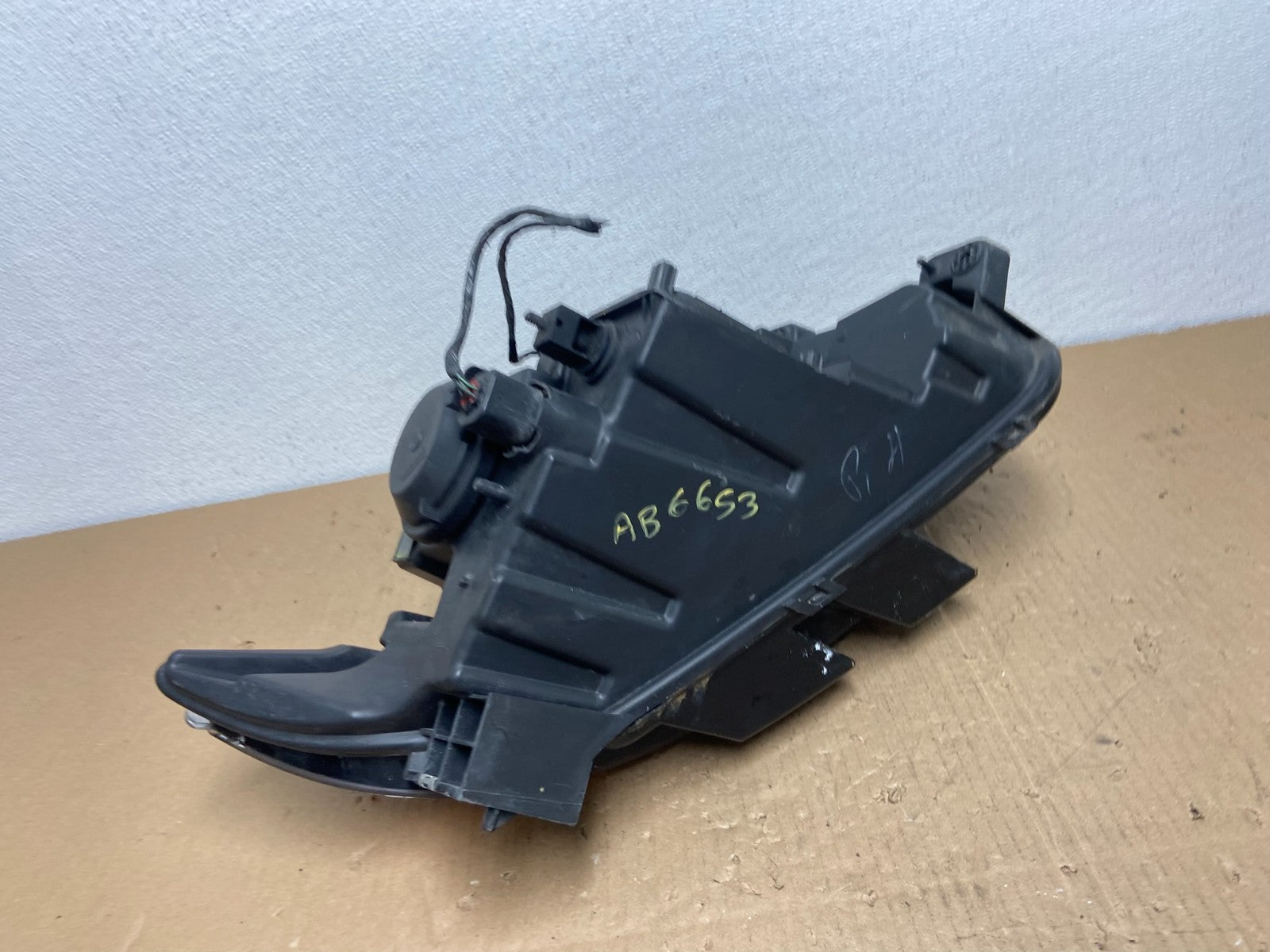 2011 to 2014 Ford Edge Front Left Driver Side Headlight Halogen Oem AB6653 DW6