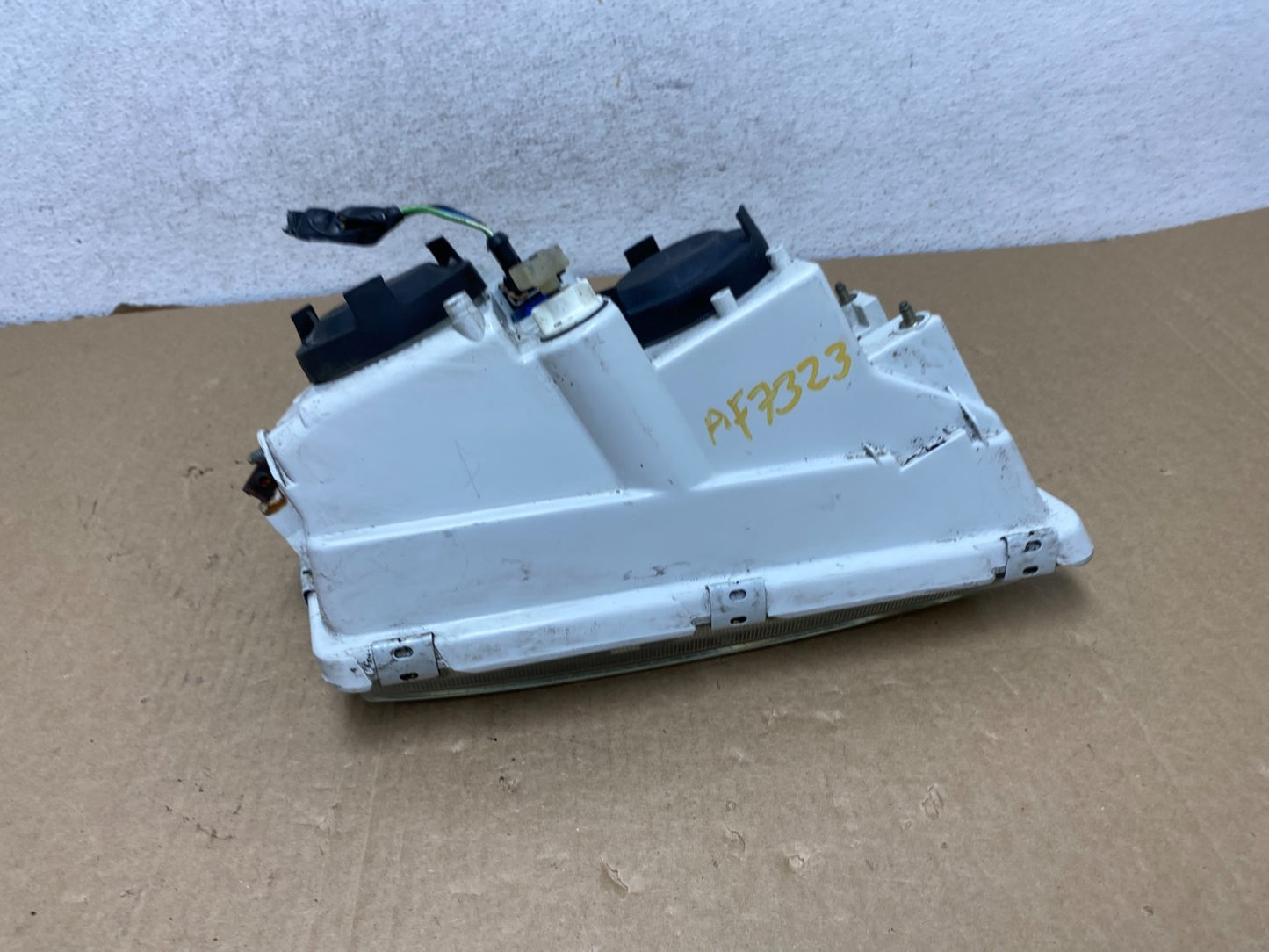 2000 - 2004 Volvo S40 Left Driver LH Halogen Headlight AF7323 DW5