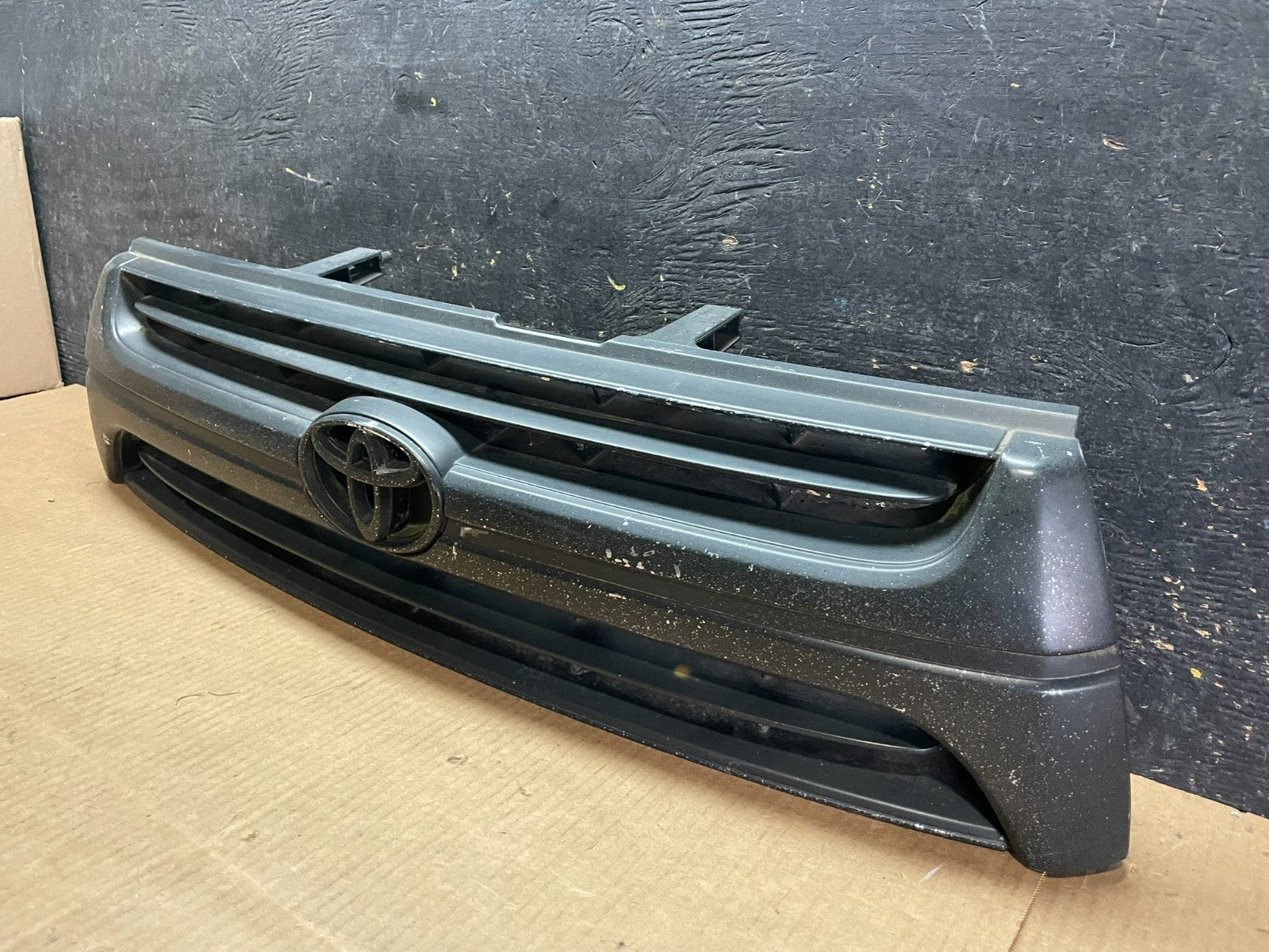 1999 2000 Toyota 4Runner Front Upper Grill Grille OEM AA9150 DG2
