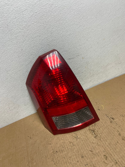 2005 - 2007 Chrysler 300 Left Driver Lh Side Tail Light AD2488 LK2