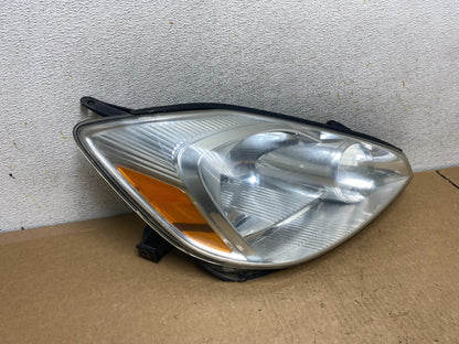 2004-2005 Toyota Sienna Right Passenger Halogen Headlight AI3462 DW2