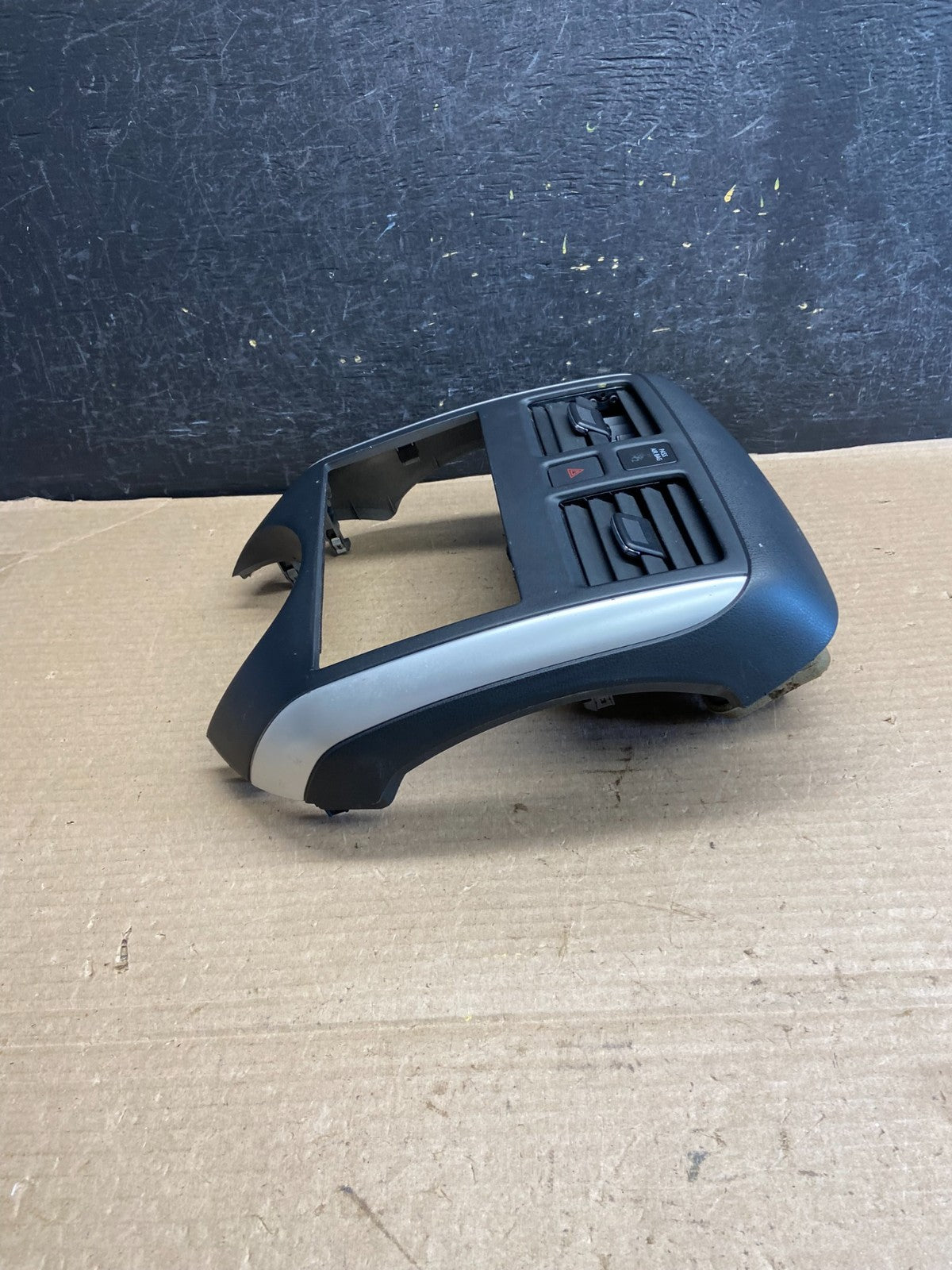 2015 to 2019 Nissan Versa Note Center Vent Dash Radio Trim Bezel AH3533 DG2