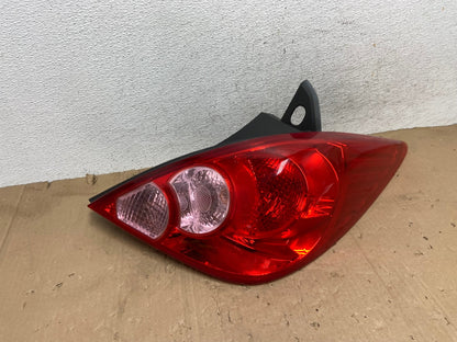 2007 - 2012 Nissan Versa Hatchback Right Passenger Side Tail Light AE9215 LK2