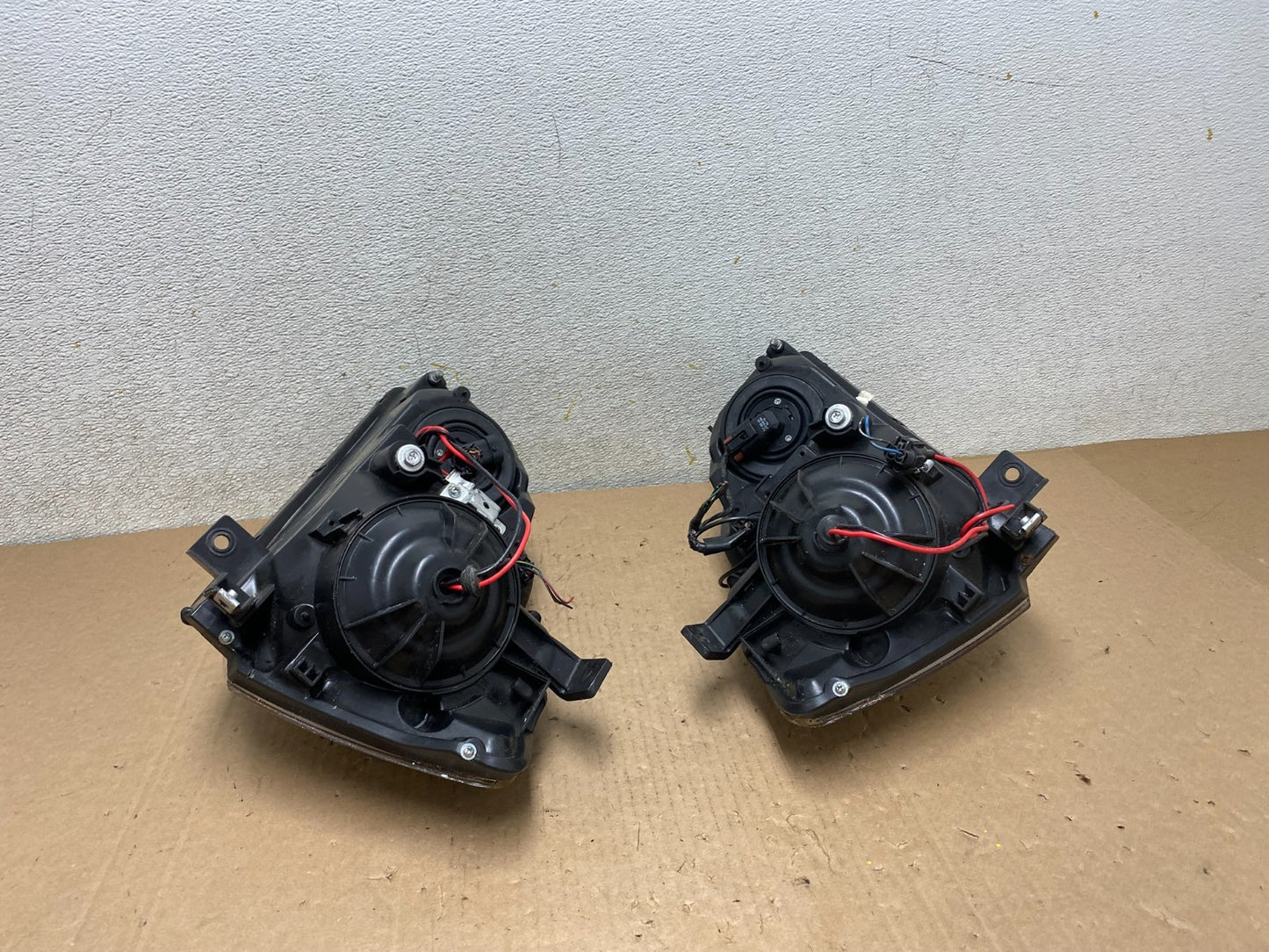 2005 to 2006 Nissan Altima Left+Right Set Halogen Headlights P9446 DW13