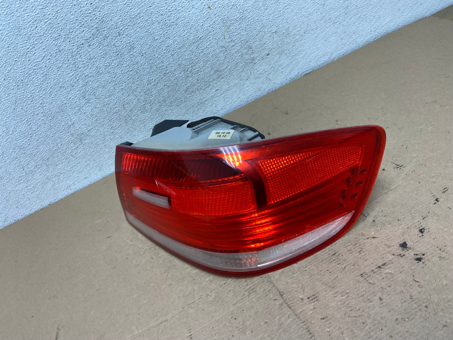 2007 to 2010 BMW M3 328i 335i Coupe Right Passenger RH Tail Light AF4815 LK1