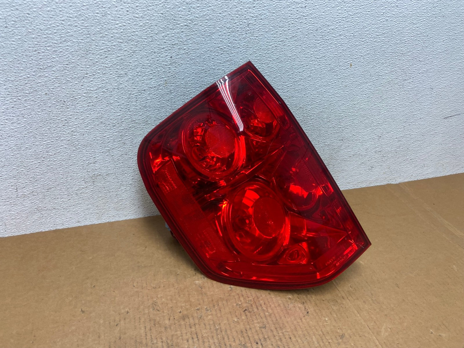 2003 2004 2005 Honda Pilot Left Driver LH Side Tail Light AE0488 LK2