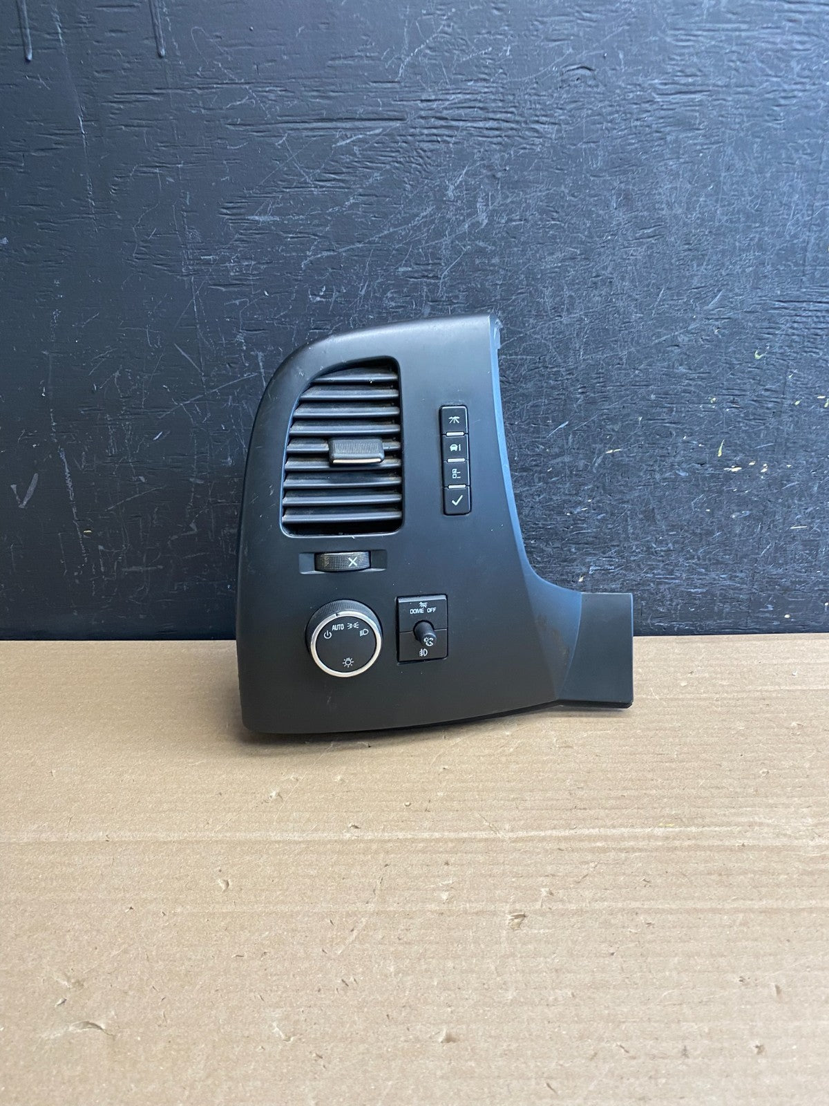 2007 to 2014 Silverado Front Left Driver Headlight Switch Air Vent AG0078 DG0