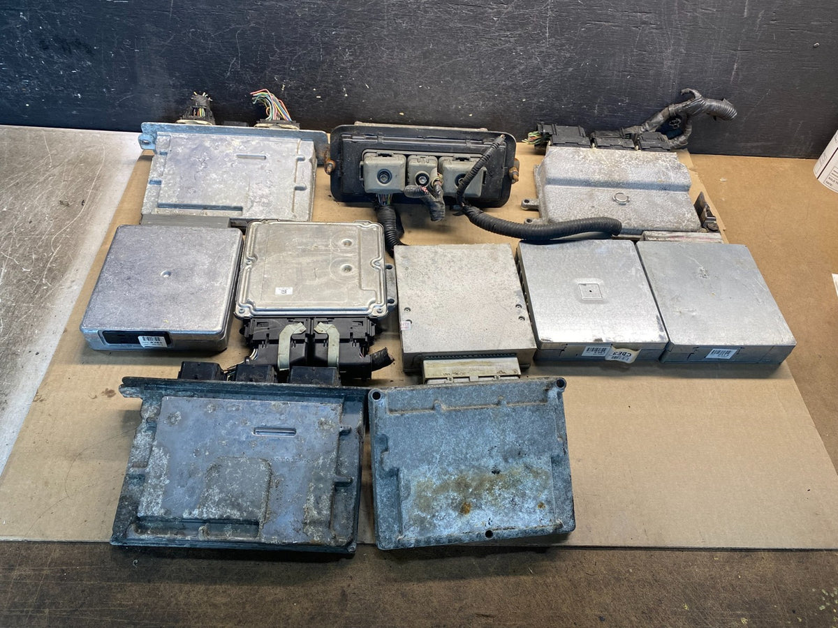Mix of 10 Ford ECM Engine Computer Module AG59811