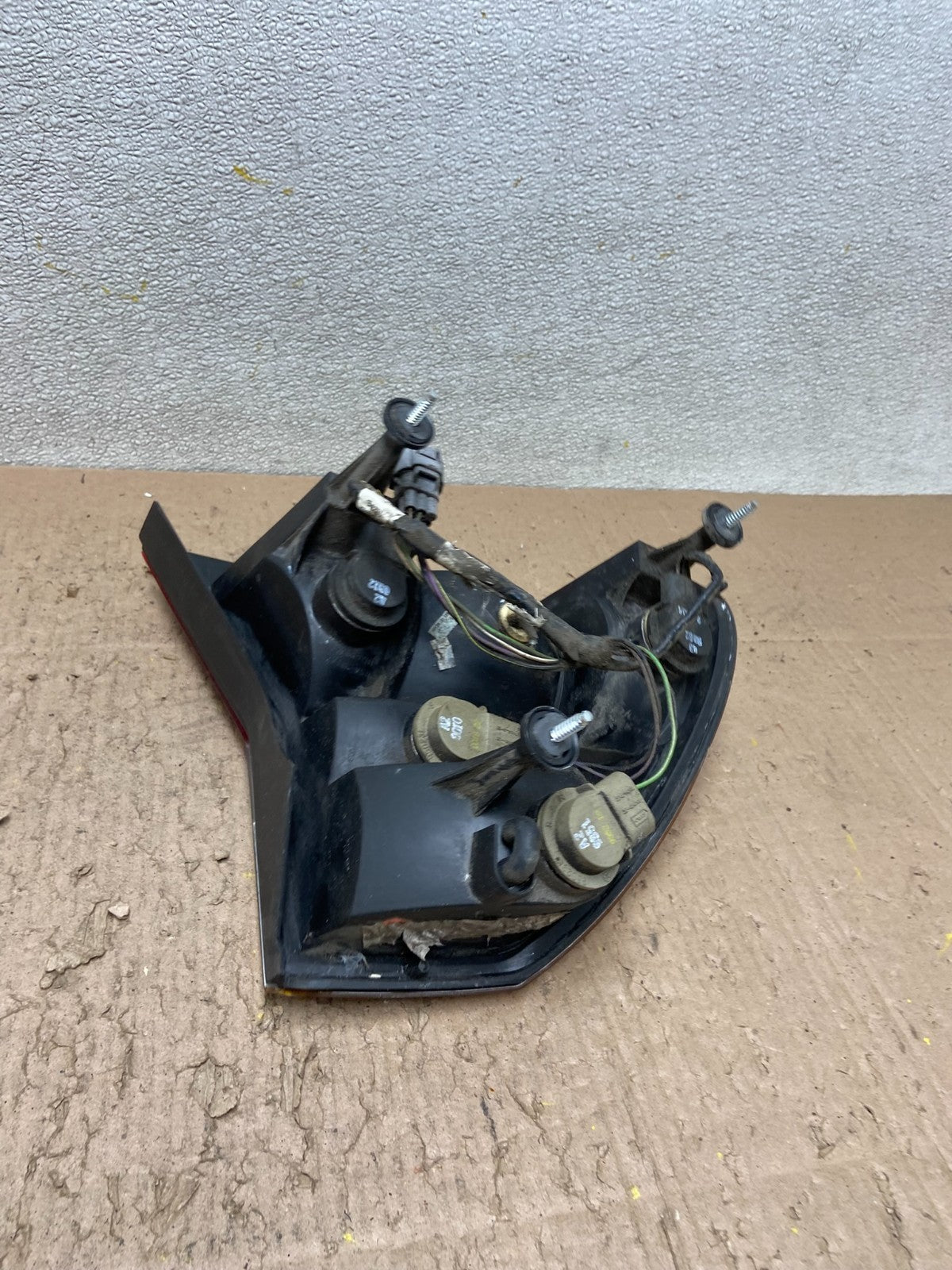 1999 to 2000 Chrysler 300M Right Passenger RH Side Tail Light OEM Y3460 DW3