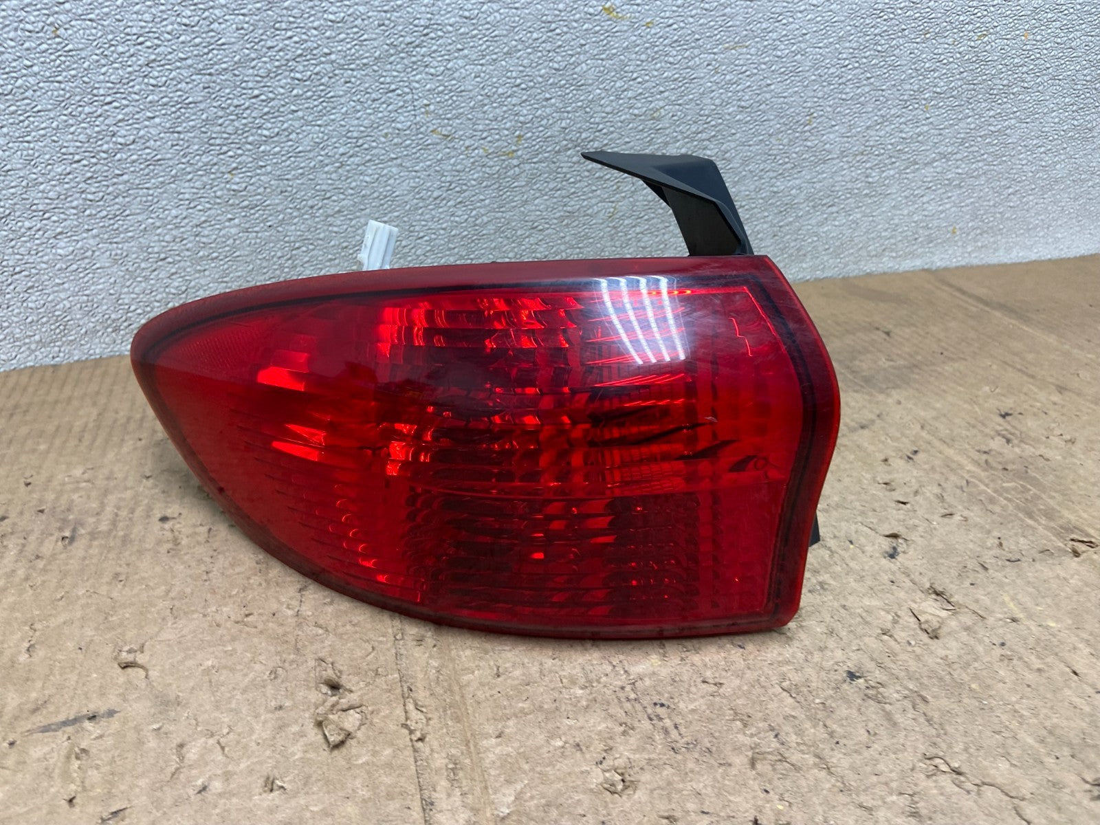 2006-2007 Subaru Tribeca B9 Left Driver Lh Side Tail Light Oem AA8425 LK0