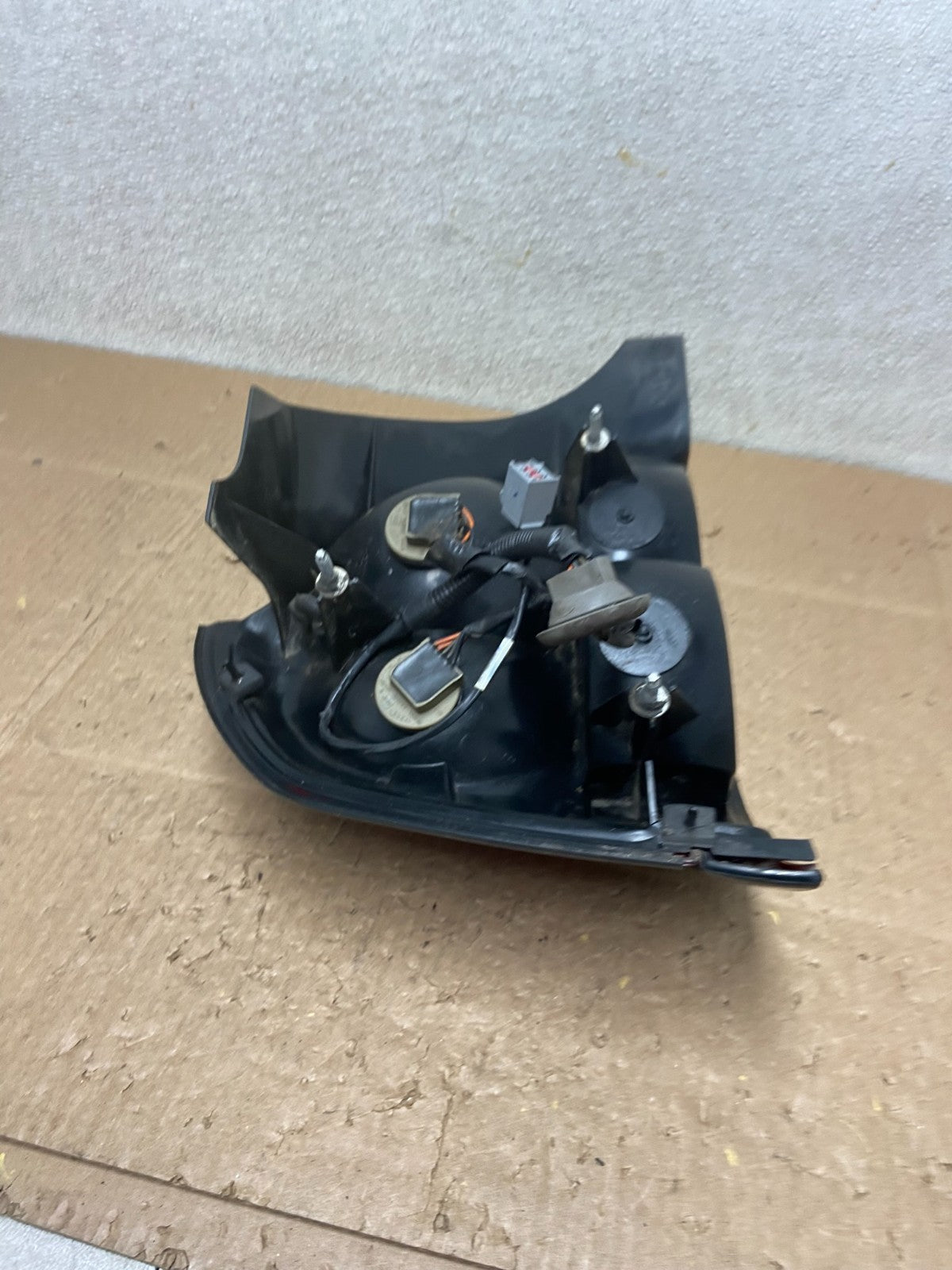 2003-2011 Ford Crown Victoria Right Passenger Rh Side Tail Light Oem Y9141 DW5