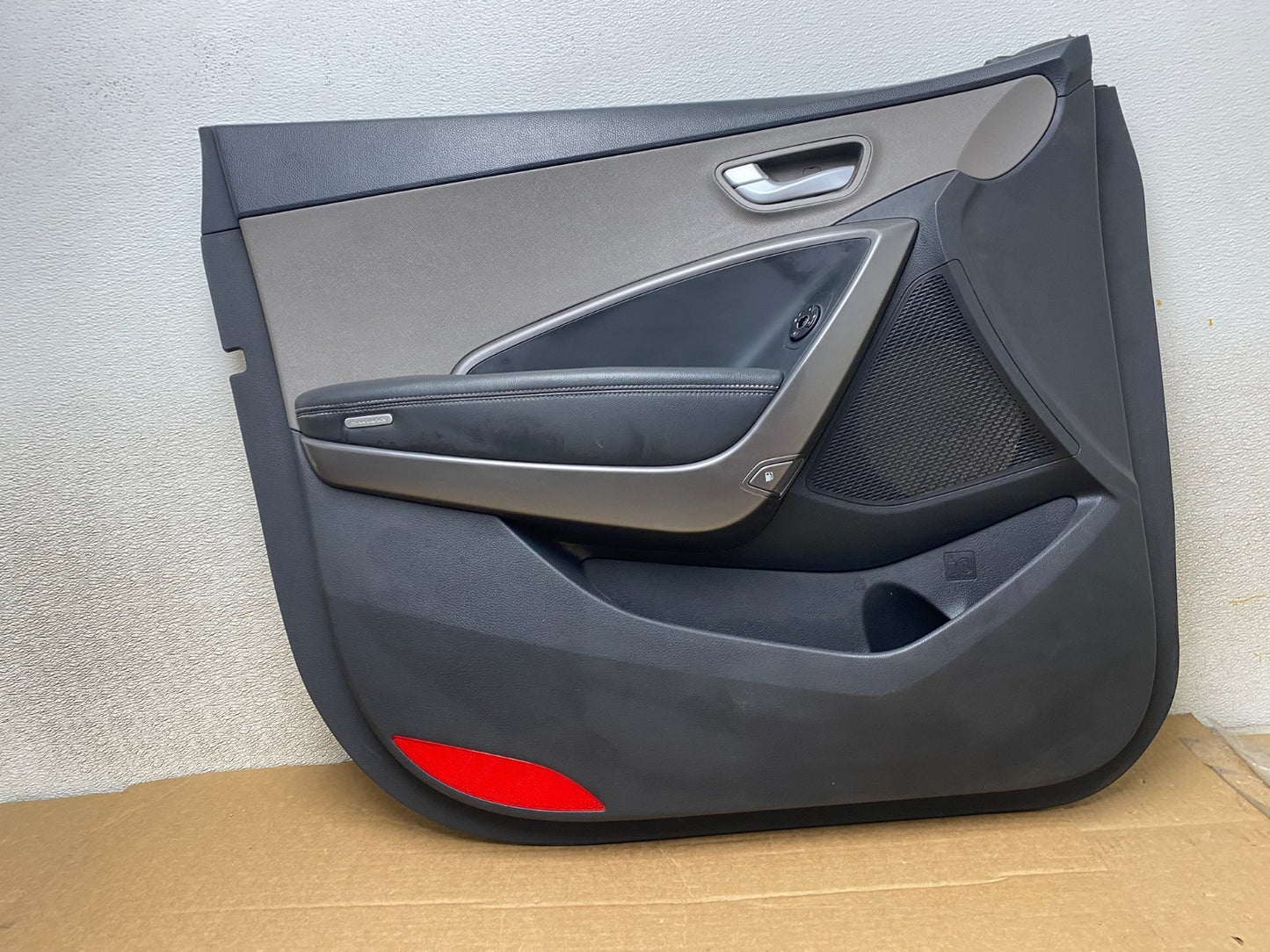 2017-2019 Hyundai Santa Fe Front Left Driver LH Interior Door Panel z1281 DG0