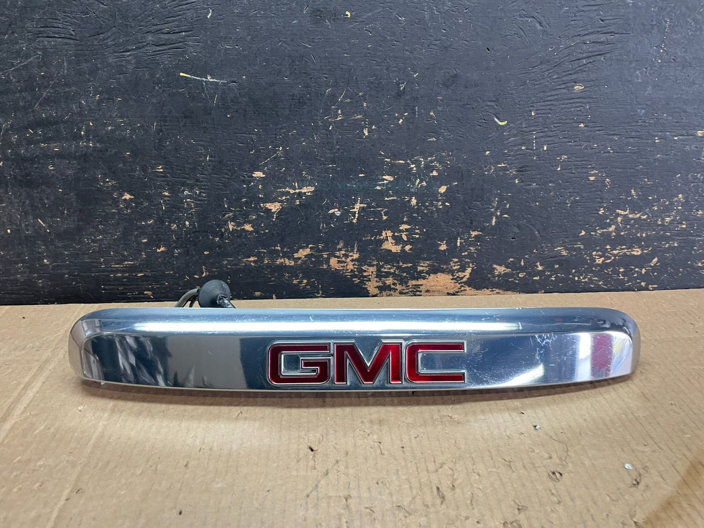 2007-2012 GMC Acadia Chrome Tailgate Rear Finish Molding Back W/Camera AB3201 DG0