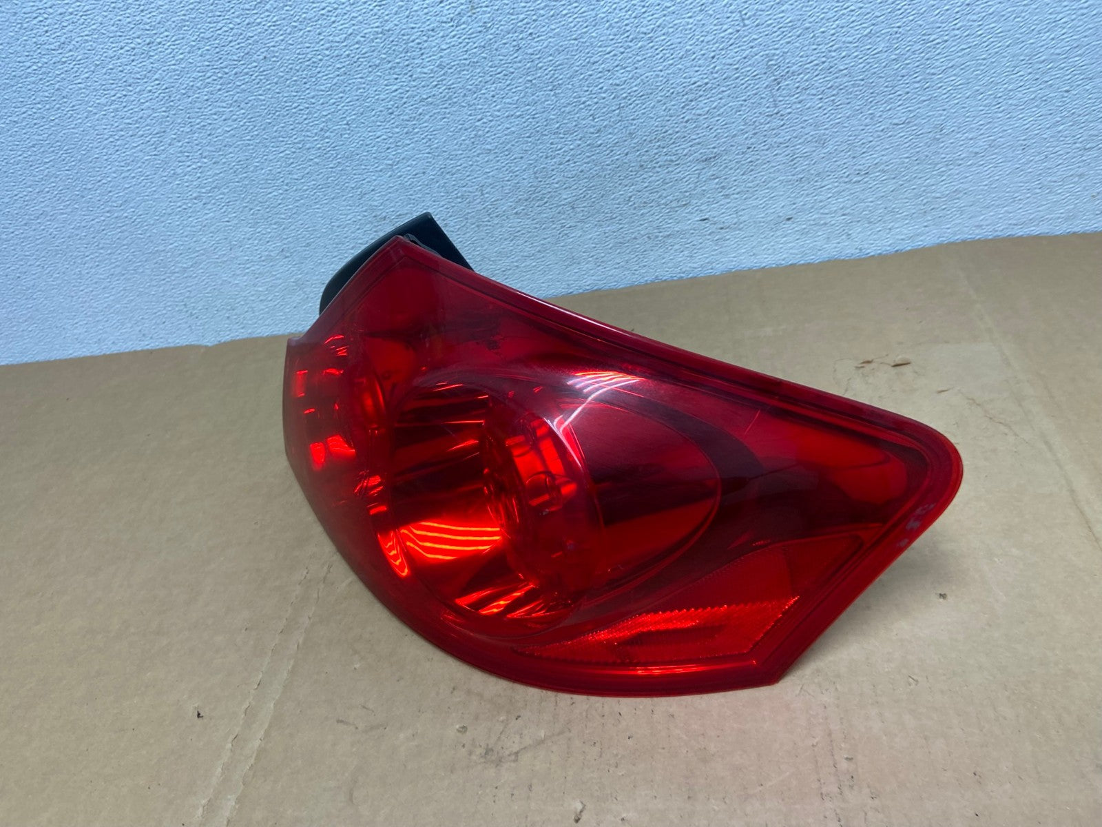 2007 to 2013 Infiniti G35 G37 Sedan Right Passenger Rh Tail Light AC8414 LK1