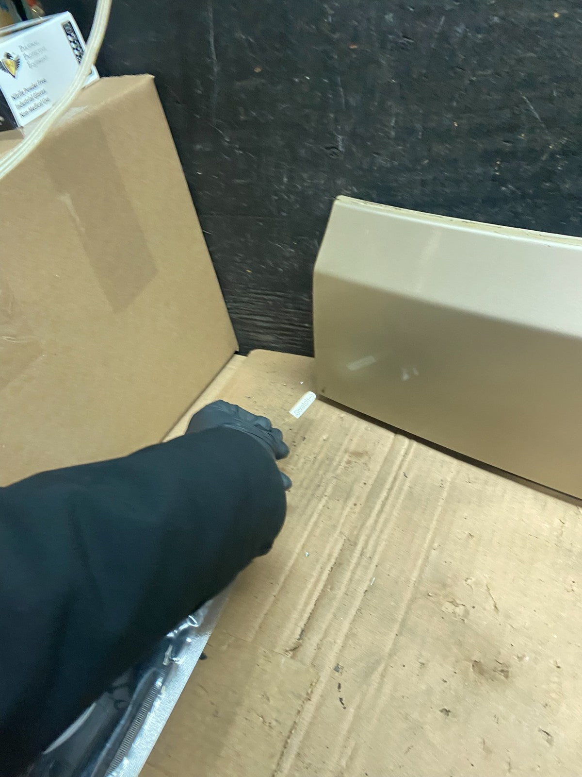 2011-2018 Dodge Grand Caravan Rear Tail Gate Trim Molding Panel W2538 DG3