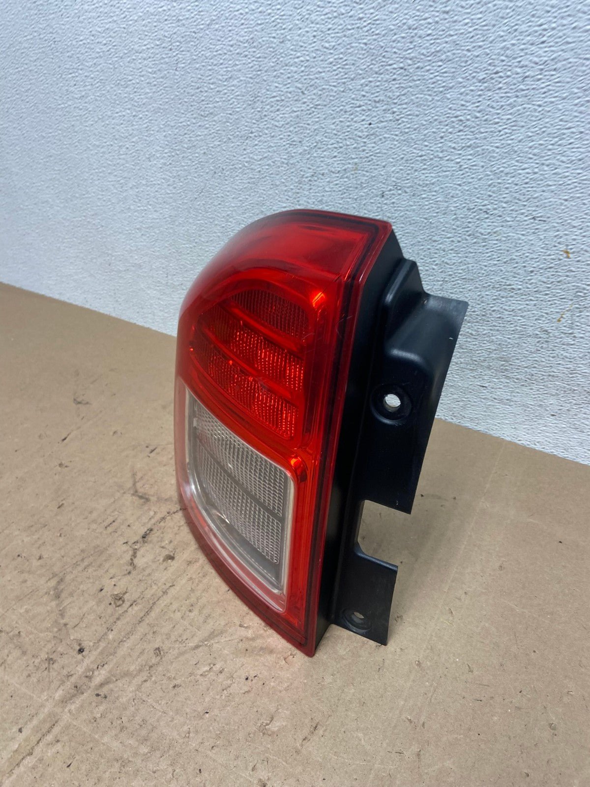 2011 2012 2013 Jeep Compass Left Driver LH Side Tail Light AE6168 LK1