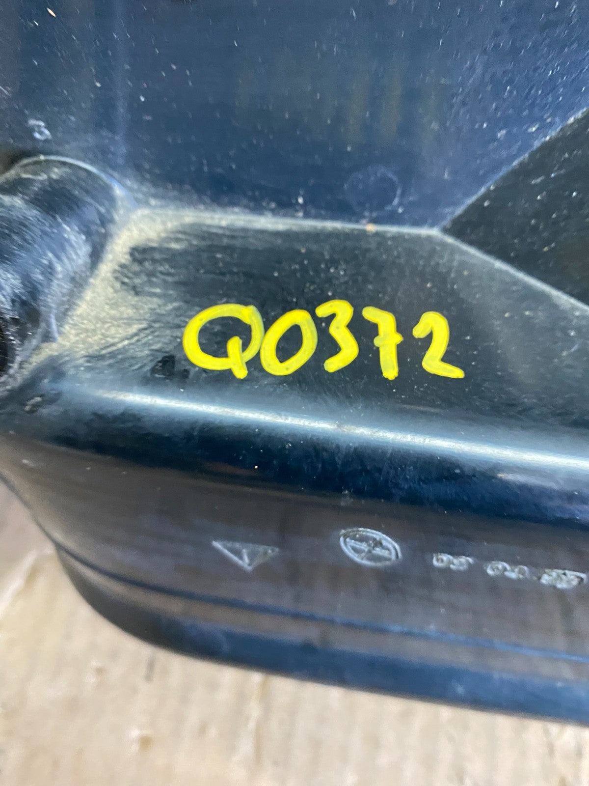 1997-2000 Saturn SC1 SC2 Coupe Center Trunk Finish Tail Light Q0372 DG12