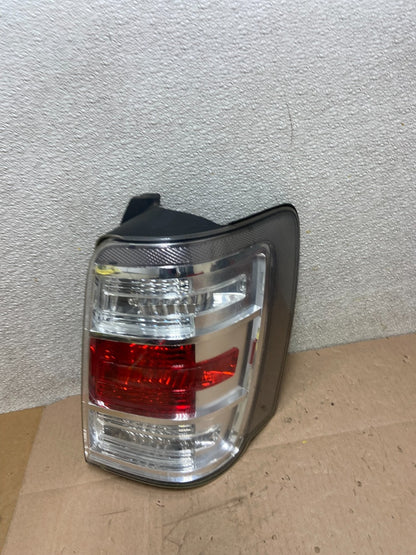 2008 - 2011 Mercury Mariner Right Passenger Side Tail Light AA0325 DW0