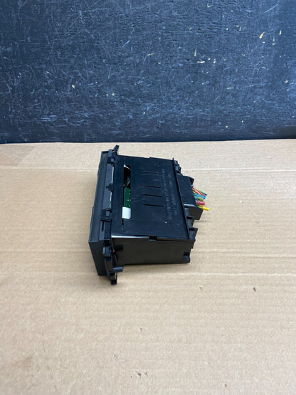 1998 to 2002 Ford Crown Victoria Marquis A/C Heater Climate Control AG4996 DG2