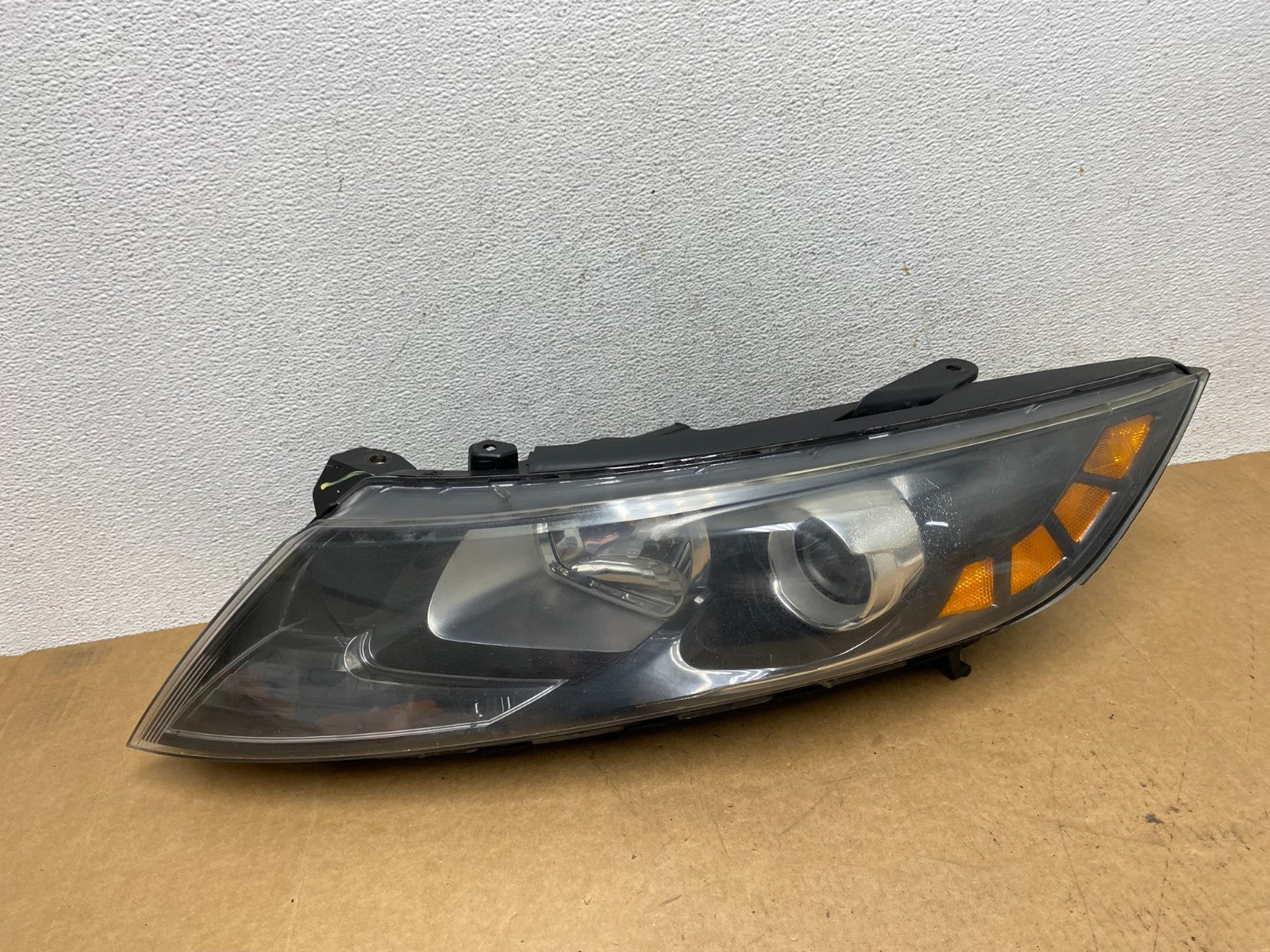 2011-2013 Kia Optima Left Driver LH Side Headlight Halogen AE2999 DW0