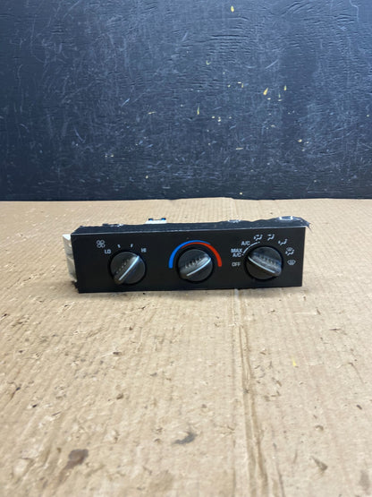 2001 - 2007 GMC Chevrolet Express 1500 Climate Control A/C AE4086 DG0