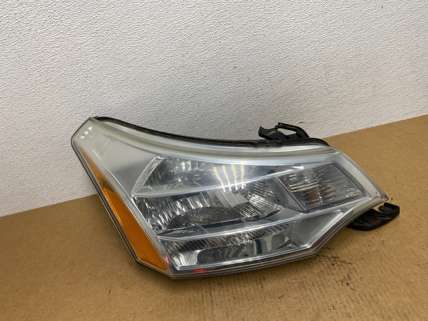 2008 2009 2010 2011 Ford Focus Right Passenger Rh Side Headlight AC1847 DW0