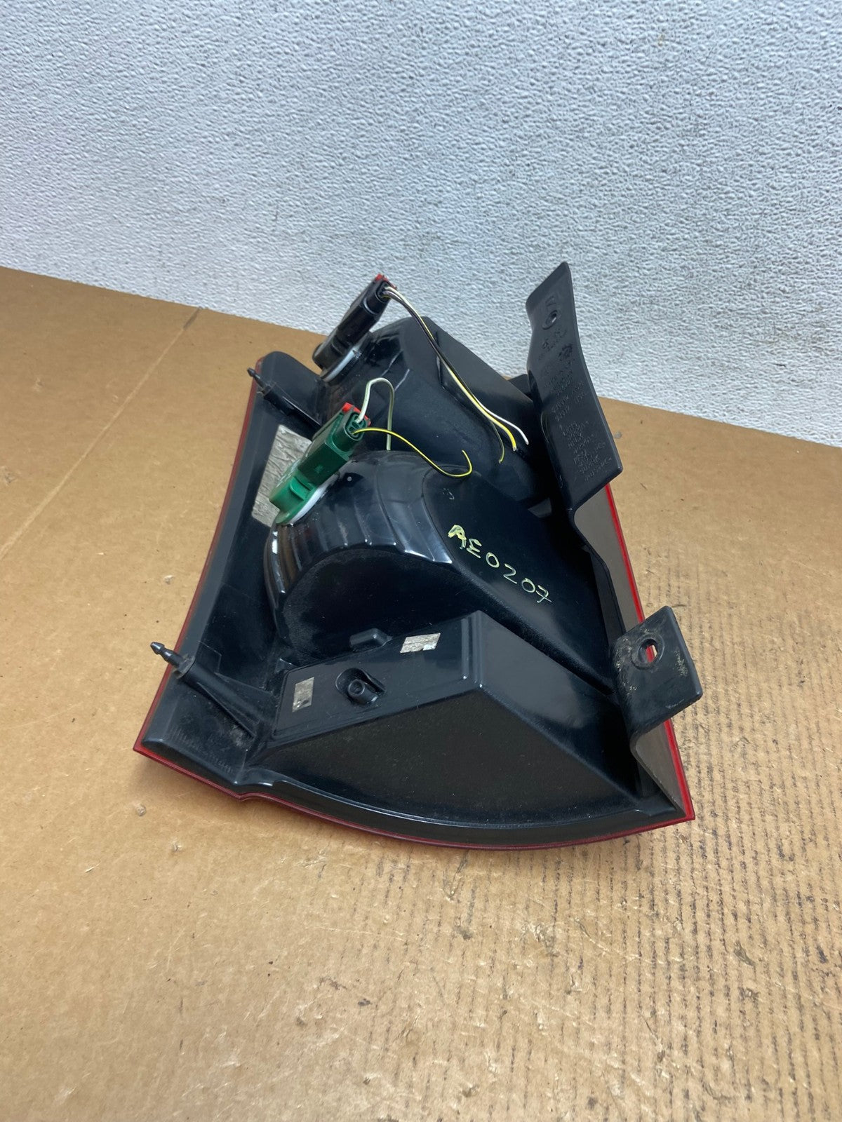 2008 - 2010 Chrysler Town And Country Right Passenger Tail Light AE0207 LK6