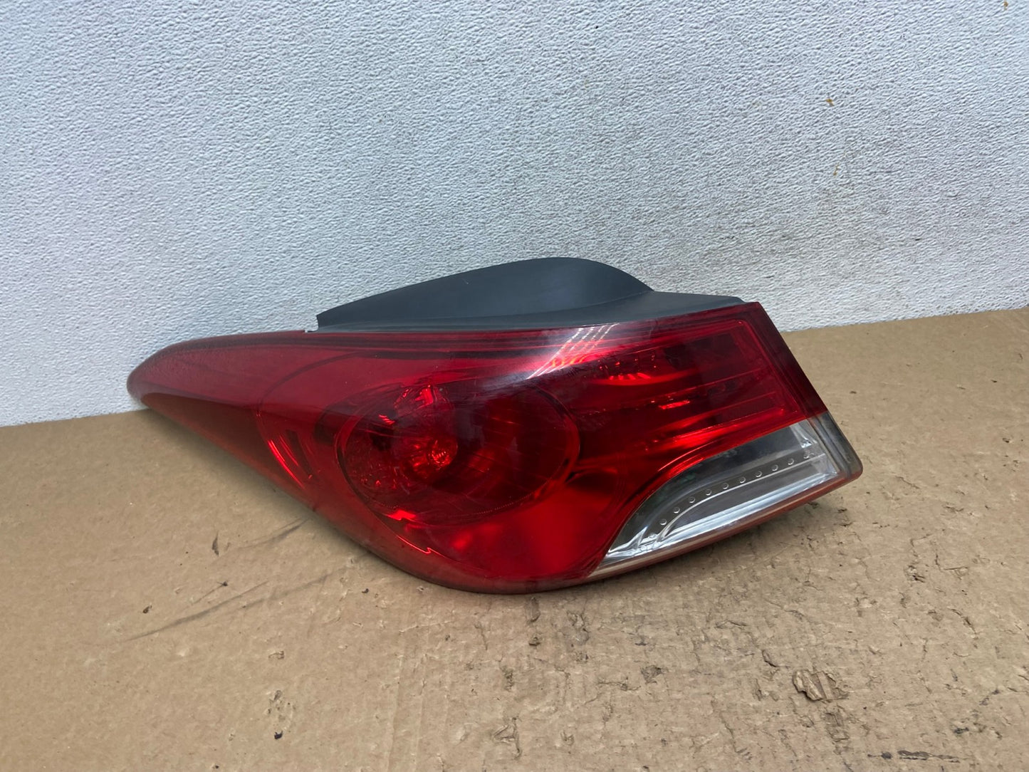 2011 2012 2013 Hyundai Elantra Sedan Left Driver Side Tail Light AG1416 LK0