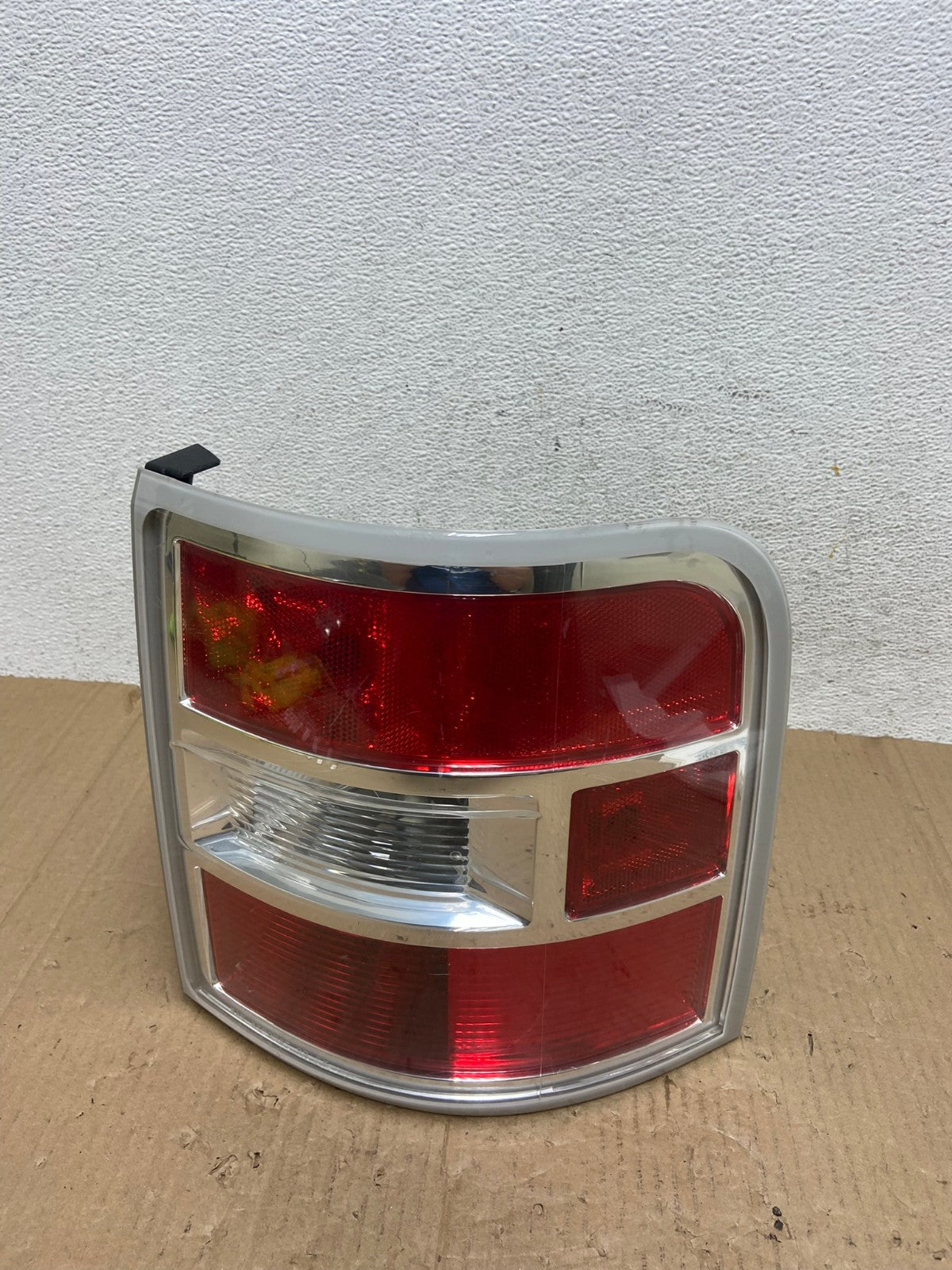 2009 to 2011 Ford Flex Right Passenger RH Side Tail light AE9025 LK0