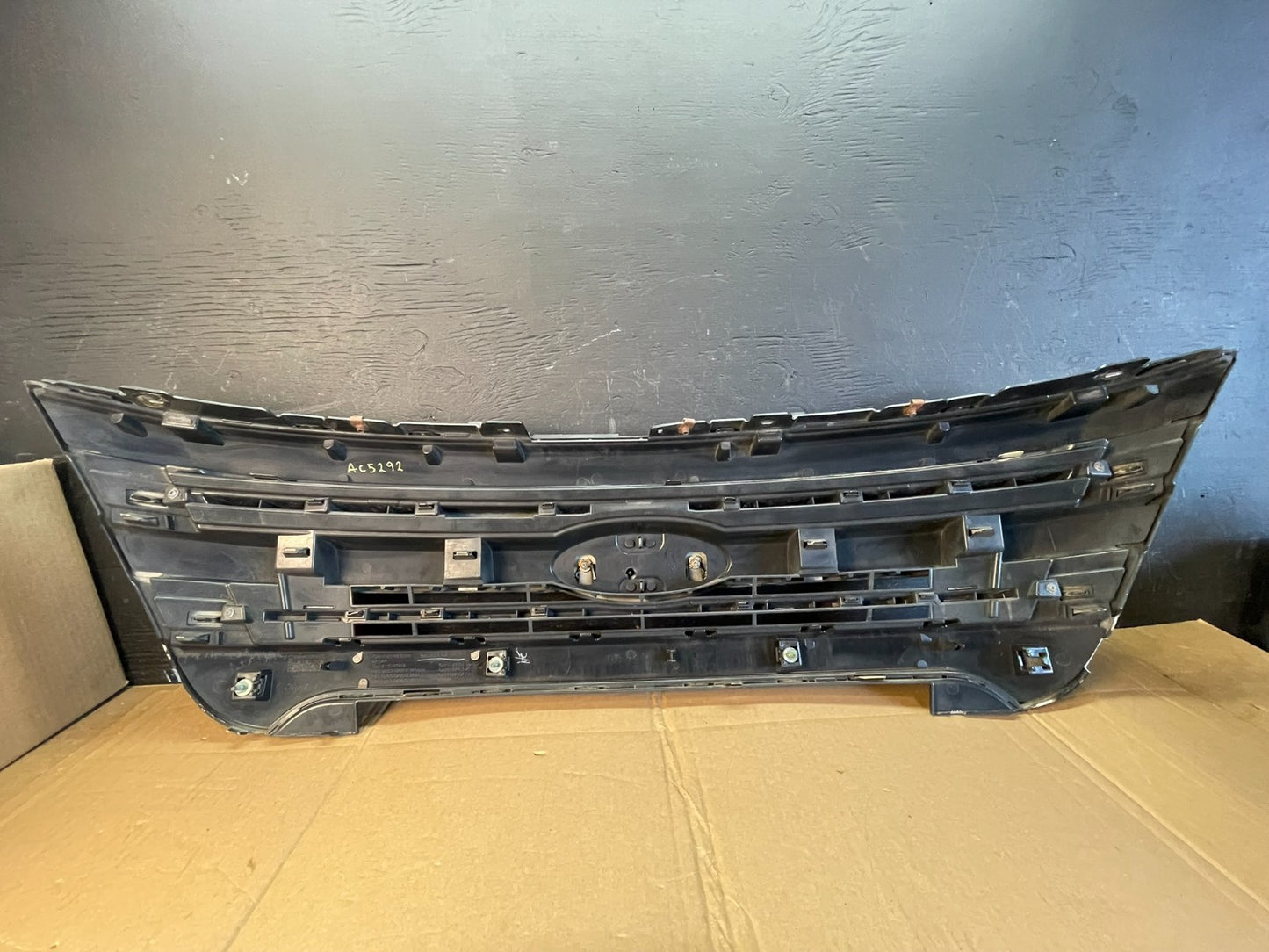 2011 to 2015 Ford Explorer Upper Front Grill Grille ac5292 DG5