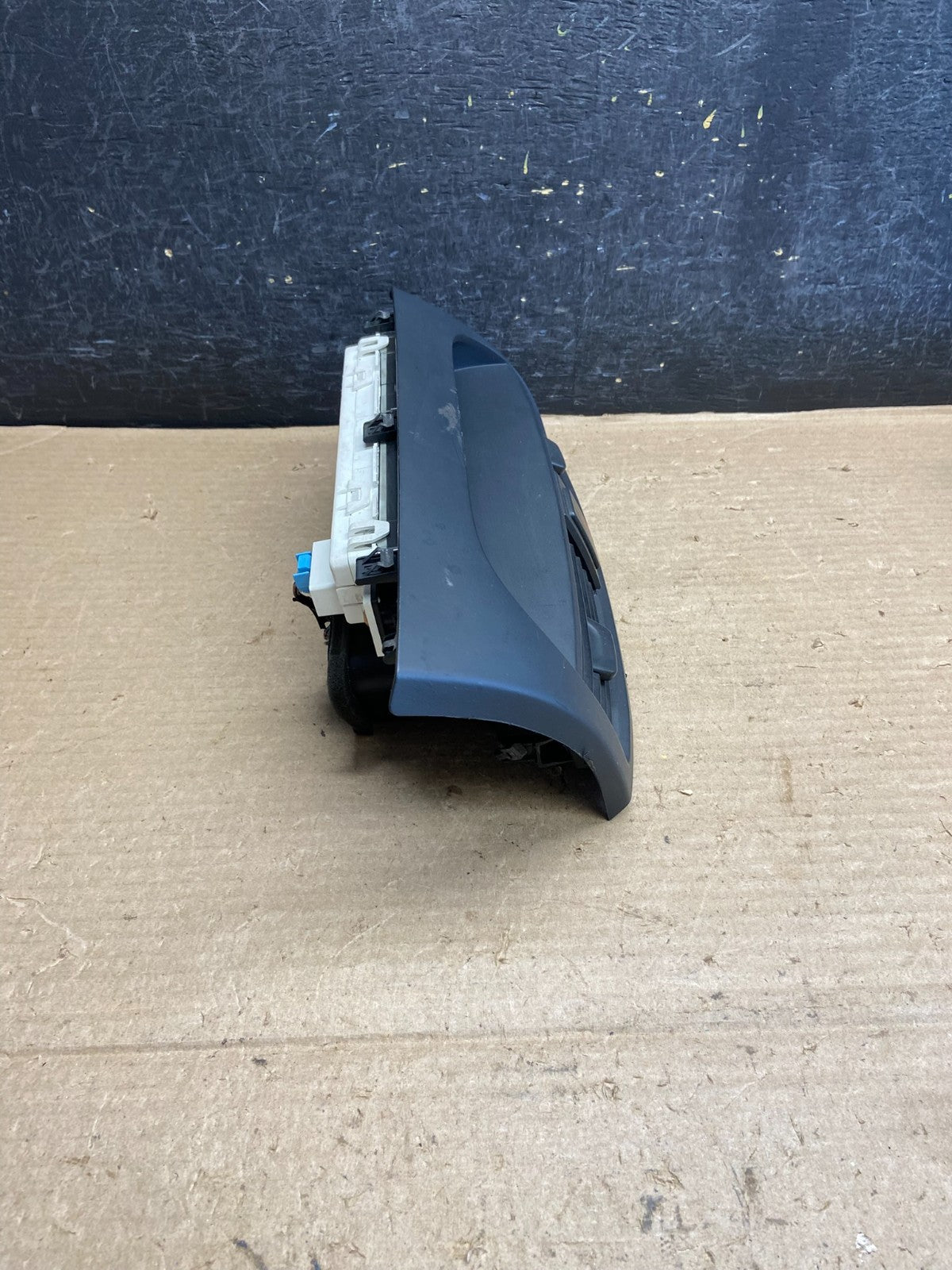 2004 to 2008 Acura TL Front Dash Dashboard AC Center Clock Air Vent AH3940 DG1