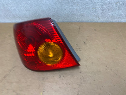 2003 to 2005 Toyota Corolla Left Driver Lh Side Tail Light X4984 DW1