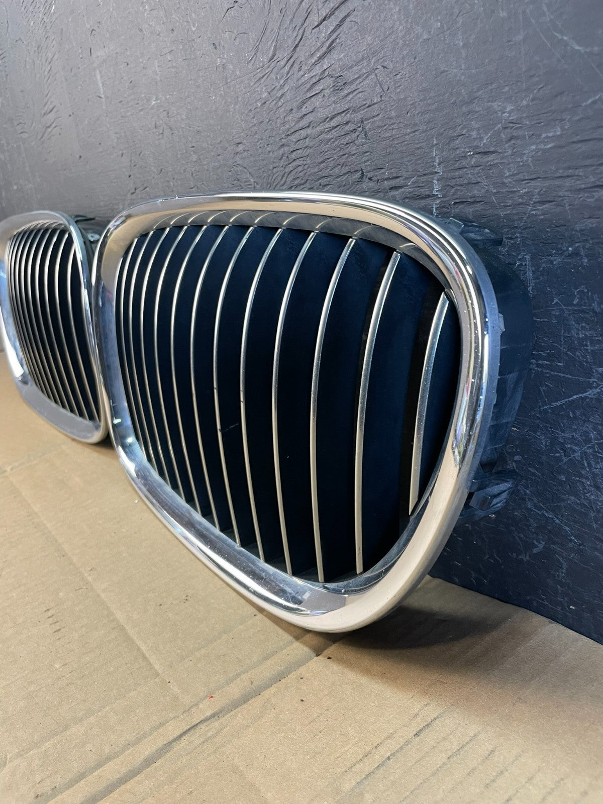2008 to 2013 BMW E92 E93 325i 328i 335i Front Grille Left+Right AC54252