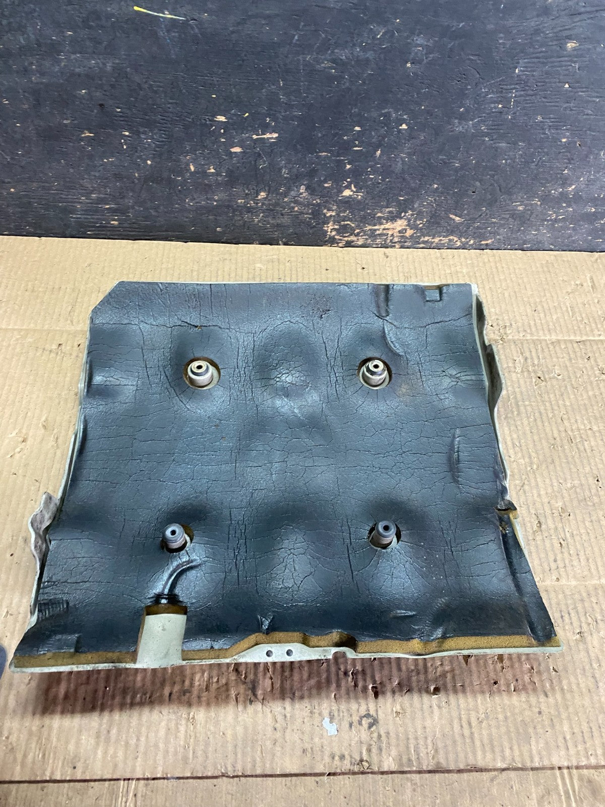 2001 to 2004 Cadillac Deville Seville Northstar Engine Motor Cover T9453 DG4