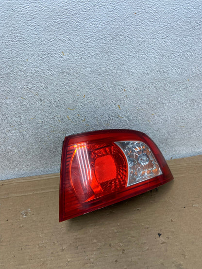2003-2006 Kia Optima Right Passenger Rh Side Tail Light AH8410 LK0