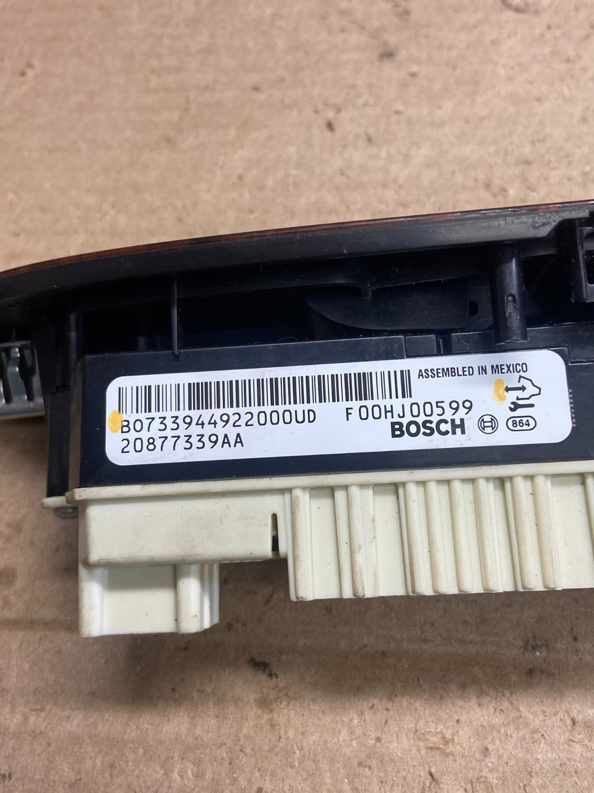 2007-2014 Tahoe Yukon Suburban Escalade Passenger Window Switch Control AH53944