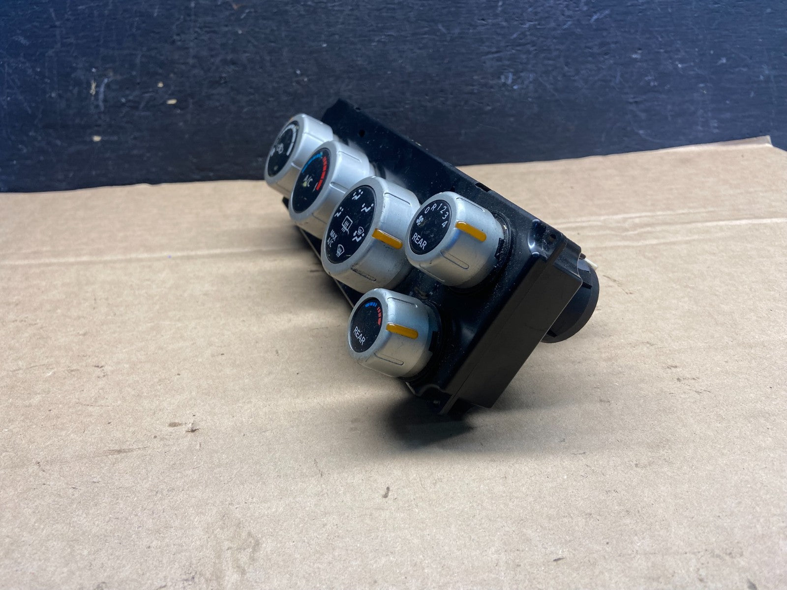 2005 to 2007 Nissan Quest AC Heater Climate Temperature Control AE2483 DG2