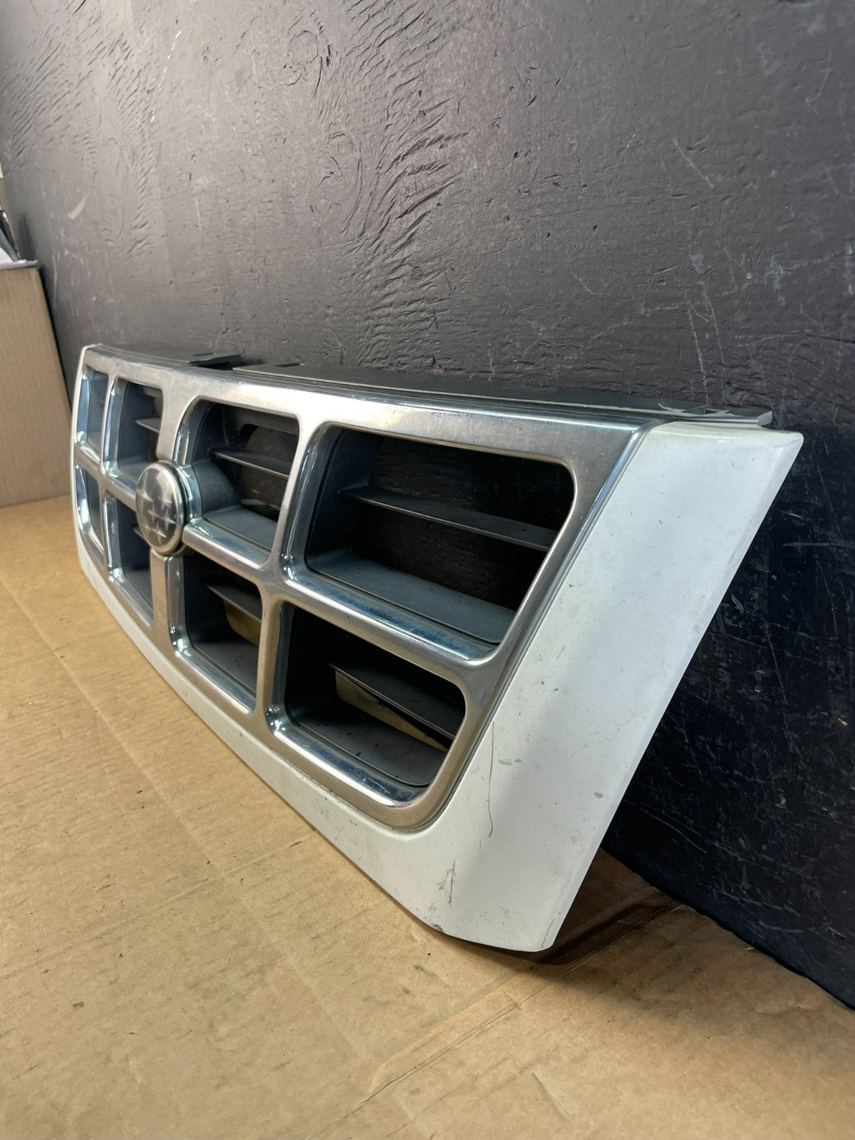 1997 to 2000 Subaru Forester Front Upper Grill Grille AC5160 DG2