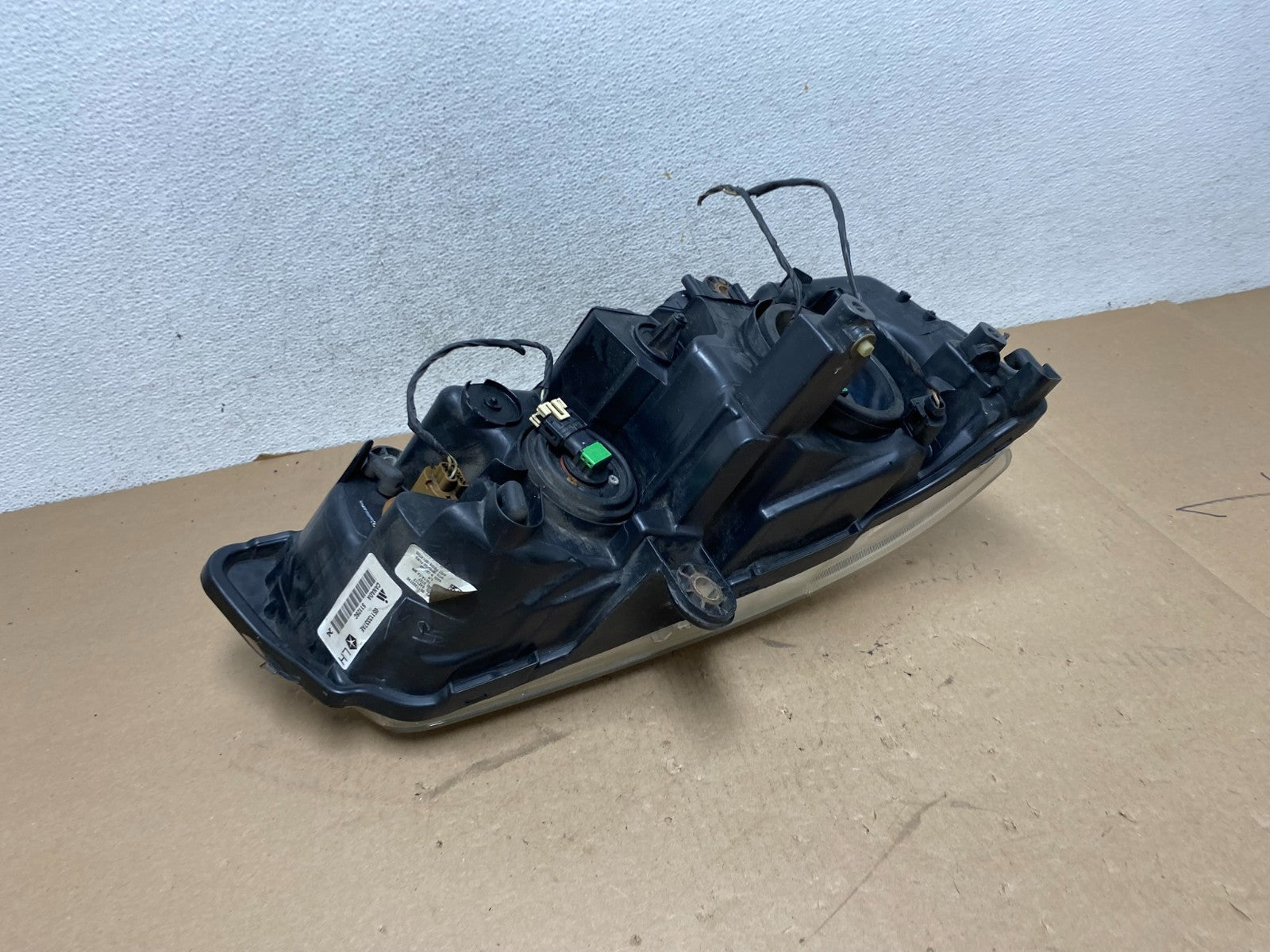 2008 to 2016 Chrysler Town and Country Left Driver Lh Side Headlight AG4090 DW5