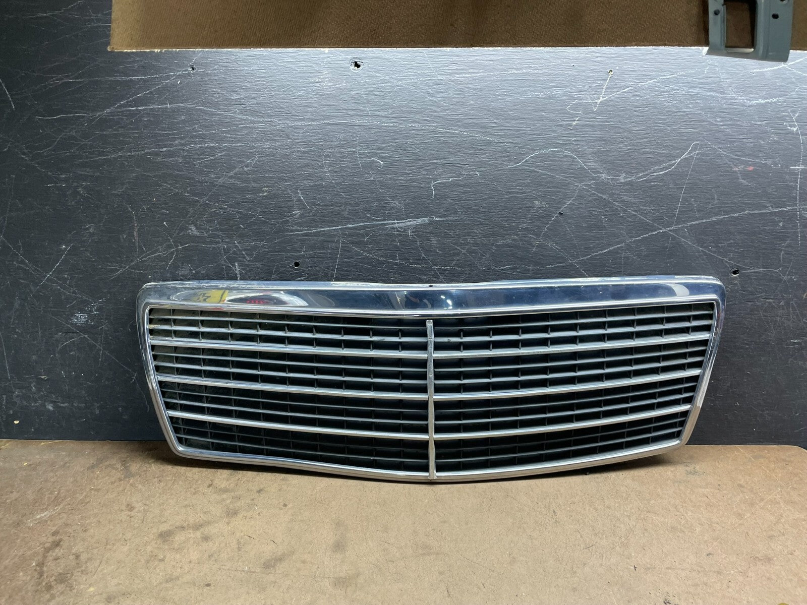1994 to 1998 Mercedes-Benz W140 S600 S500 S320 Front Upper Grille OEM m51770