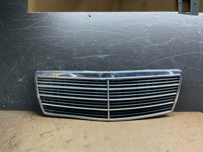 1994 to 1998 Mercedes-Benz W140 S600 S500 S320 Front Upper Grille OEM m51770