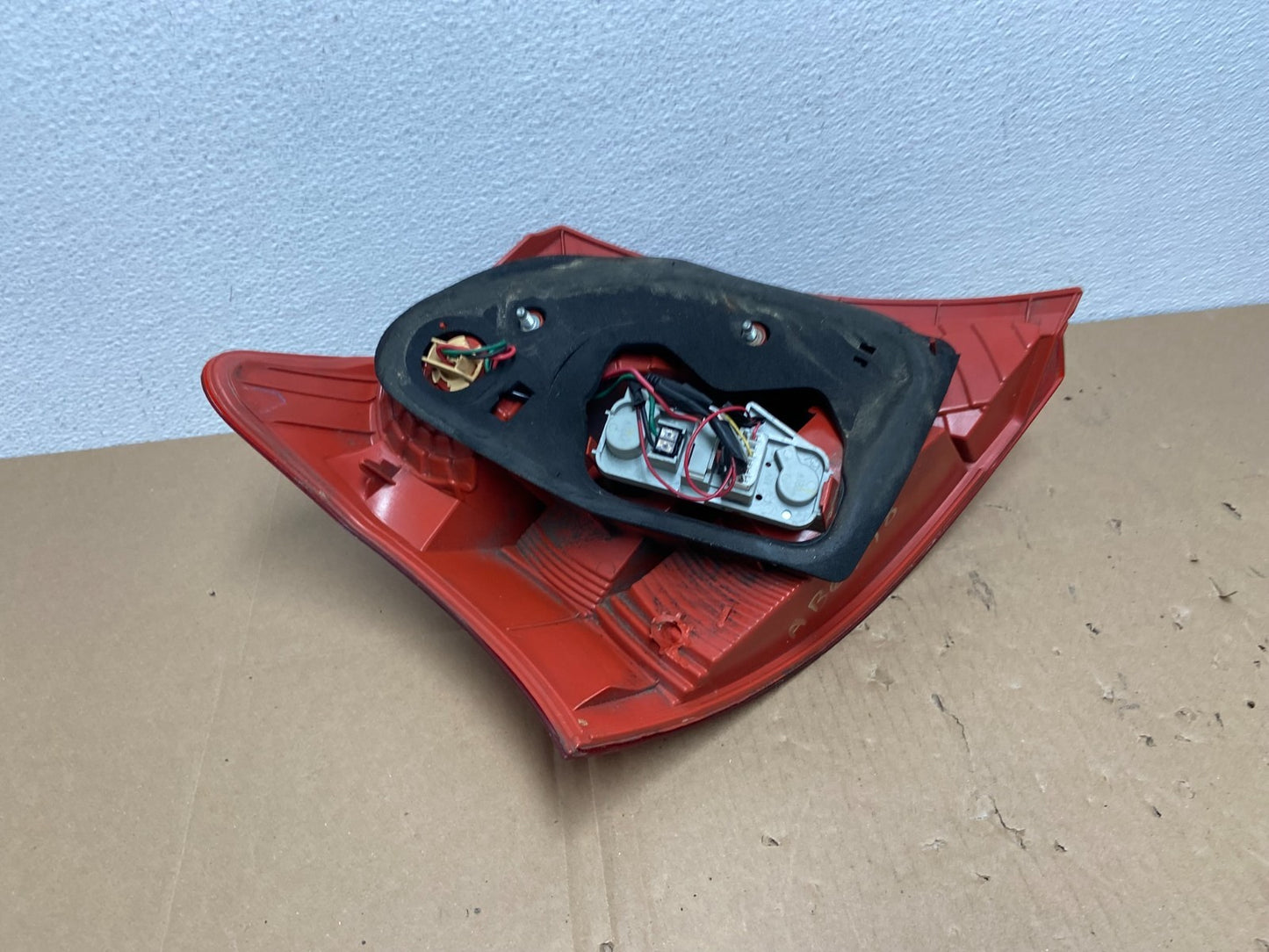 2006 to 2008 Toyota Yaris Hatchback Right Passenger RH Tail Light Oem AB6798 DW6