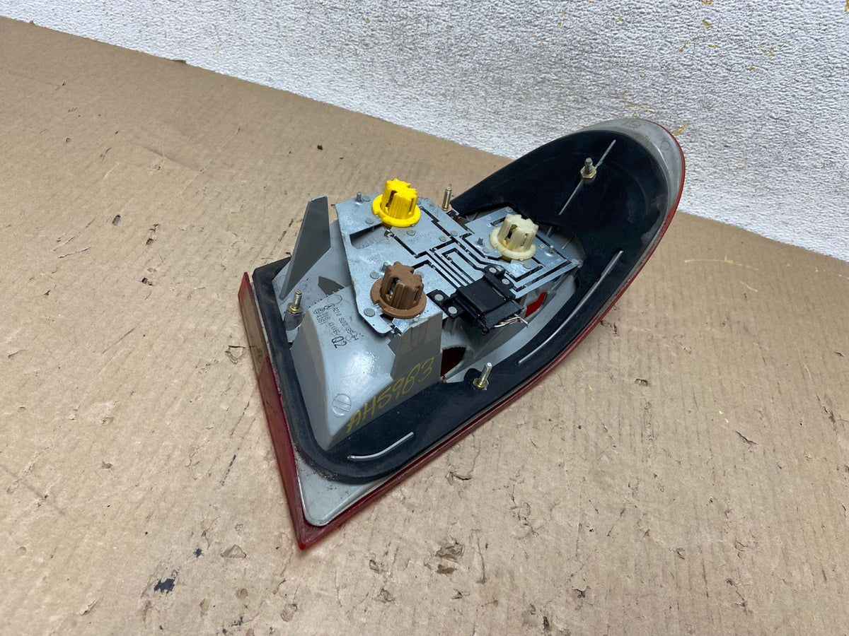 2000-2002 Mercedes-Benz E-Class E430 E320 Left Driver LH Tail Light AH5983 LK4