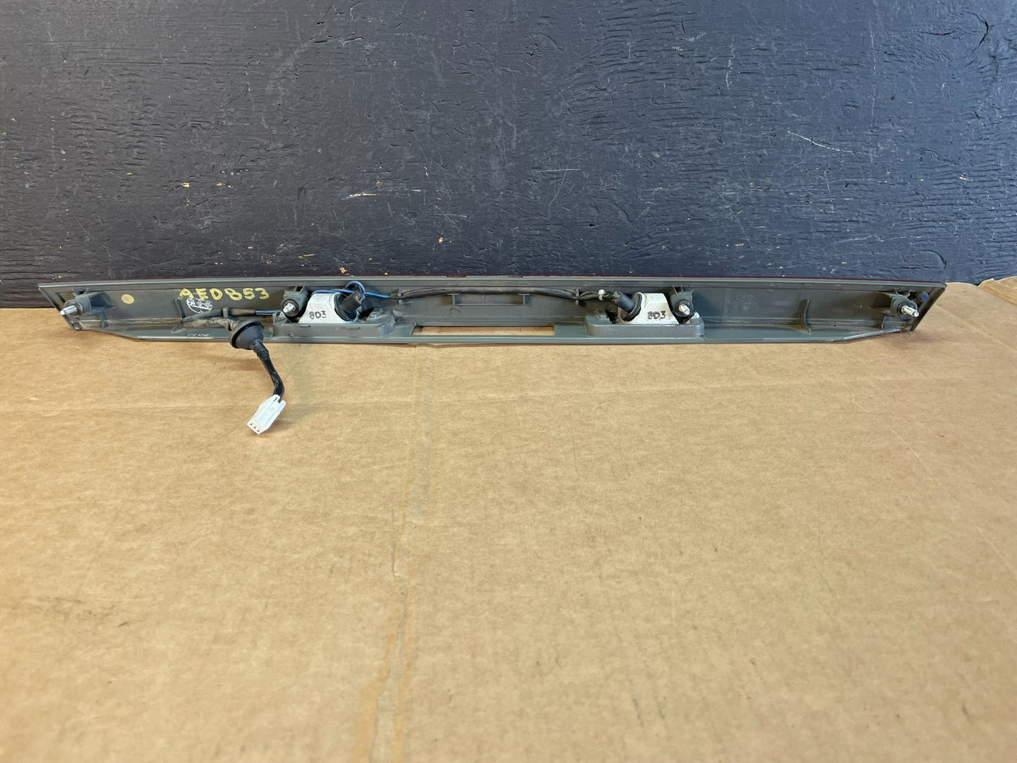 2006 to 2009 Hyundai Azera Trunk Center Tail Light License W/Emblem AE0853 DG3